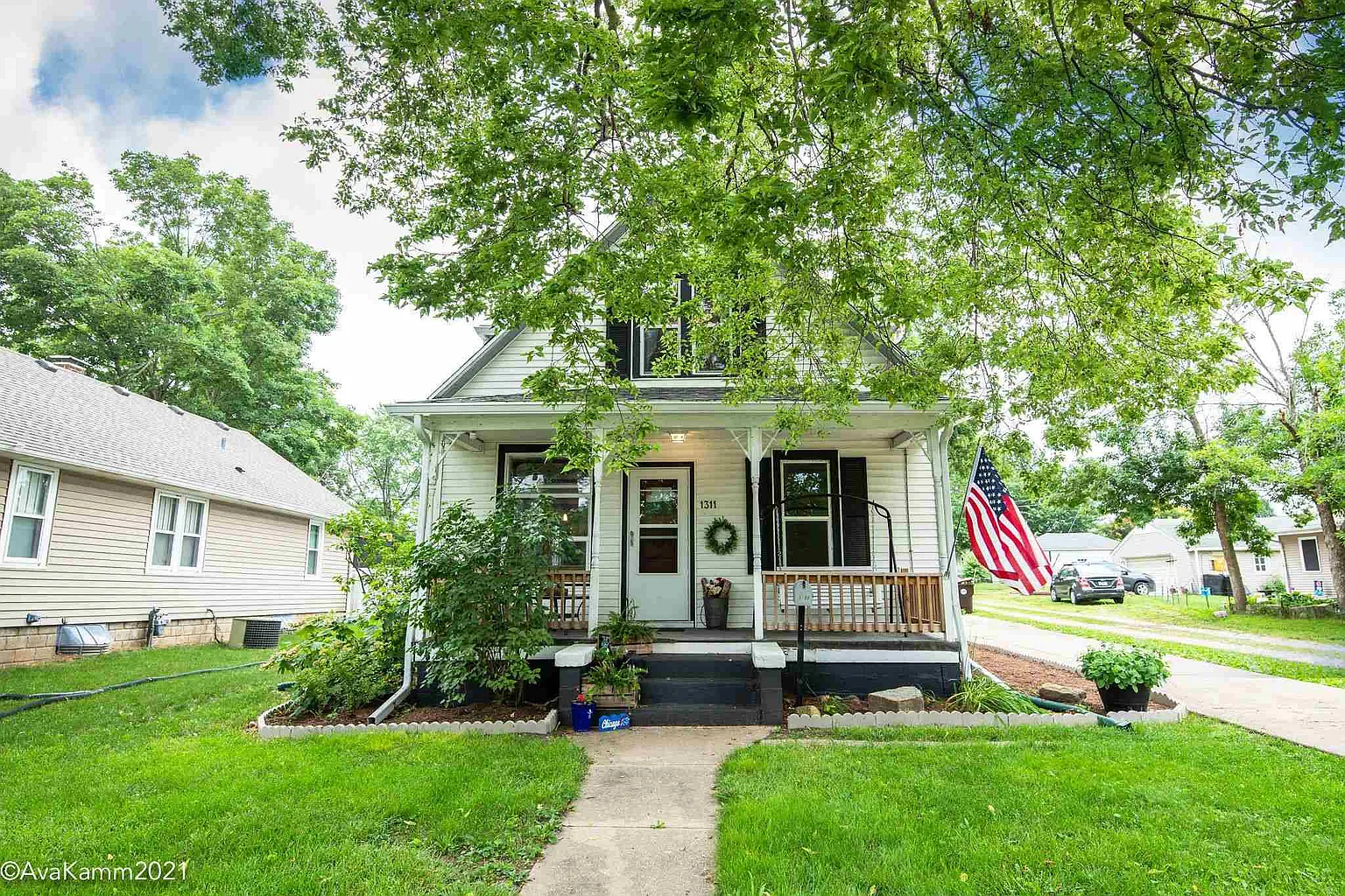 1311 N Logan St photo 1