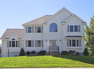 3 Coyne Dr, Woburn, MA 01801