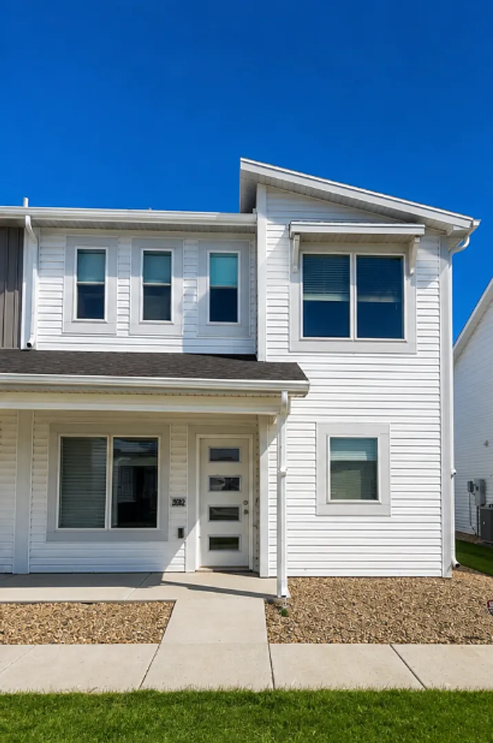 Limited Time Offer: Get THREE Months FREE with a 15-Month Lease! — Photo 1