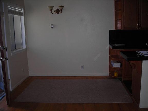 4th image of 892 Roble Ave