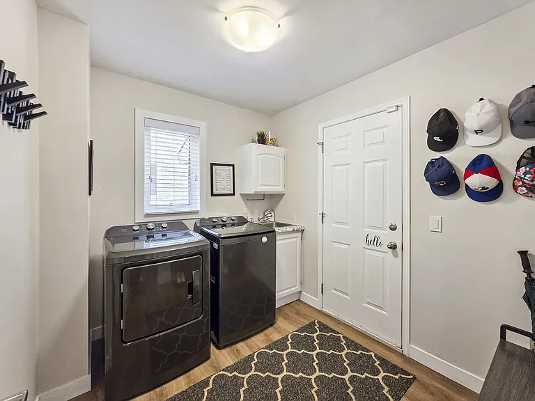 138 Mount Robson Close SE — Photo 39