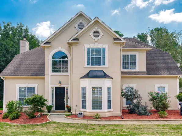 6234 Spring Lake Dr, Flowery Branch, GA 30542