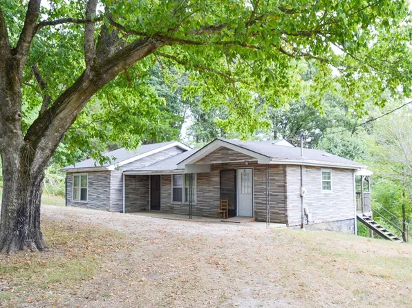 147 Davis Rd, Livingston, TN 38570