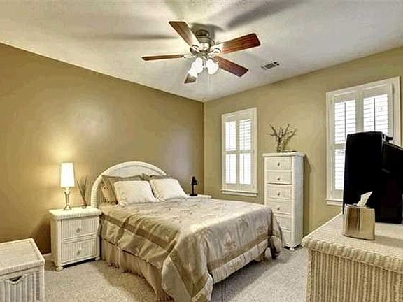 2nd image of 2802 Livsey Dr