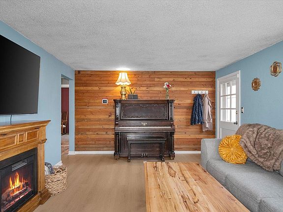 2nd image of 2307 W Rowan Ave