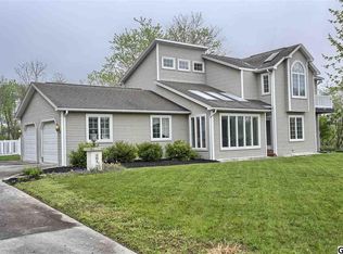 301 Dorwood Dr, Carlisle, PA 17013
