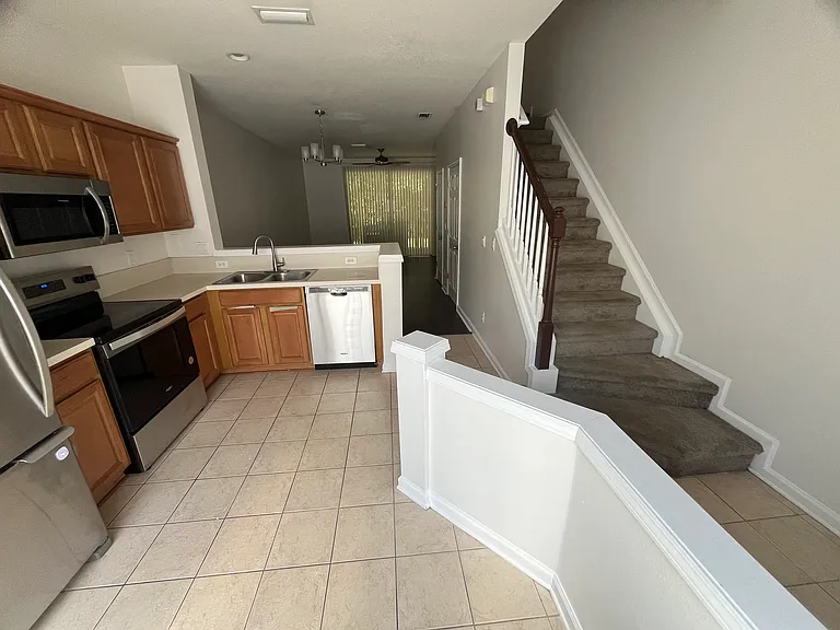 3552 Lone Tree Ln — Photo 10