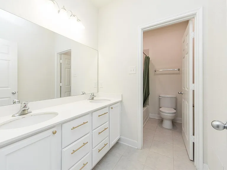 15406 Easton Gate Ln — Photo 33