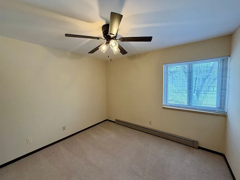 1600 Sawyer Dr — Photo 10