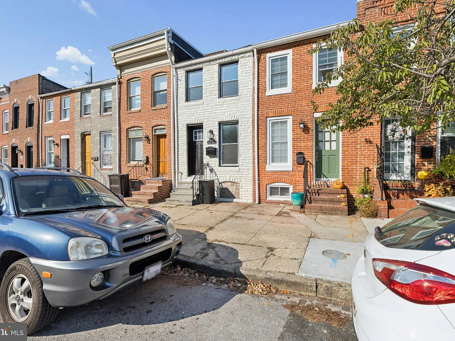 2 bed, 1.5 bath, 700 sqft, $2,500 — Photo 3