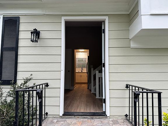 5th image of 109 Birch Rill Dr