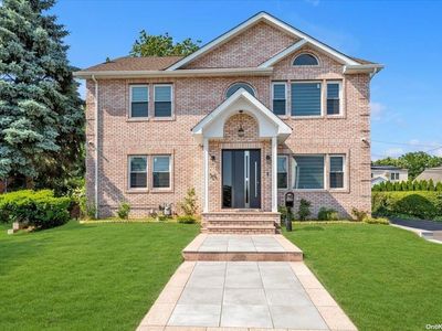 54 Herbert Drive, New Hyde Park, NY, 11040