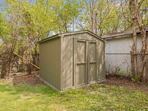 19031 Meier St, Roseville, MI 48066