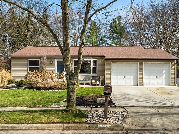2nd image of 8422 Nuthatch Way