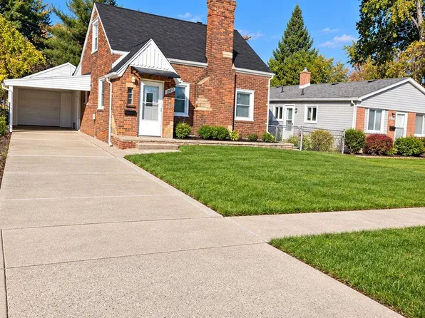 28921 Pinehurst St, Roseville, MI 48066