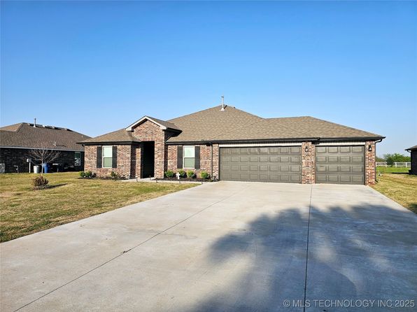 80 Stonegate Dr, Pryor, OK 74361