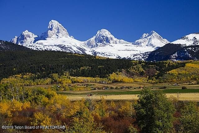 2nd image of 4571 Surprise Valley