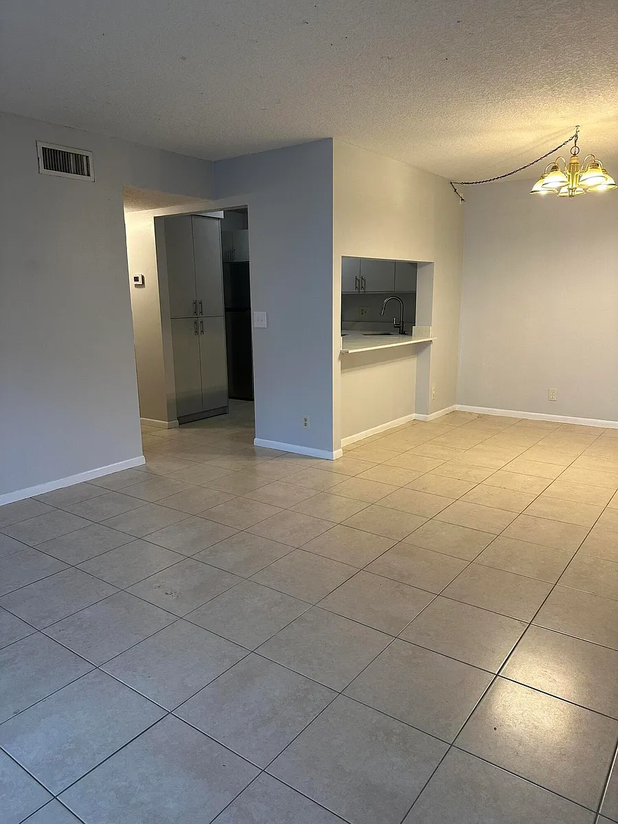 Building Photo - 208 Foxtail Dr #C2