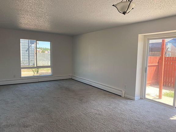 5th image of 4240 Loomis Ave APT 1