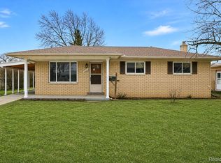 2938 Fox Hill Dr, Sterling Heights, MI 48310 | MLS #20261031408