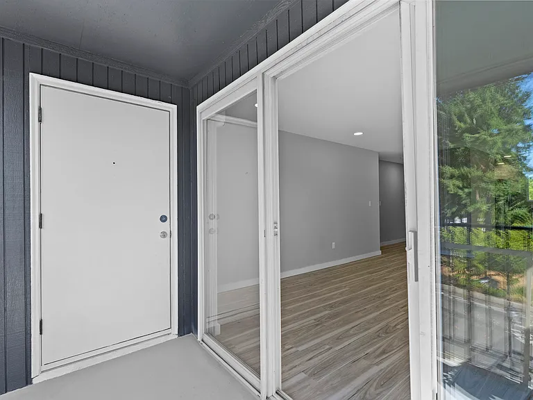 14204 Lake Hills Blvd #H — Photo 12
