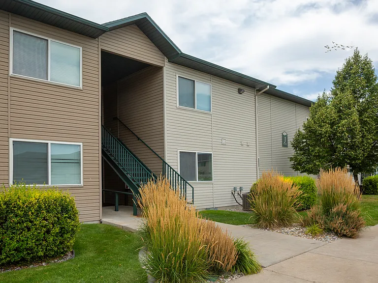 Hanbury Manor Apartments — Photo 33