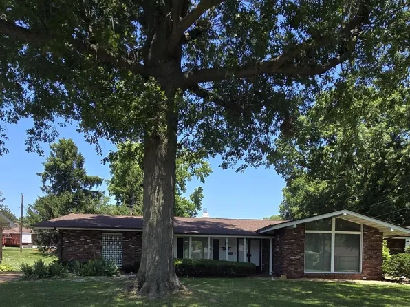 2021 Claudine Dr, Saint Louis, MO 63138