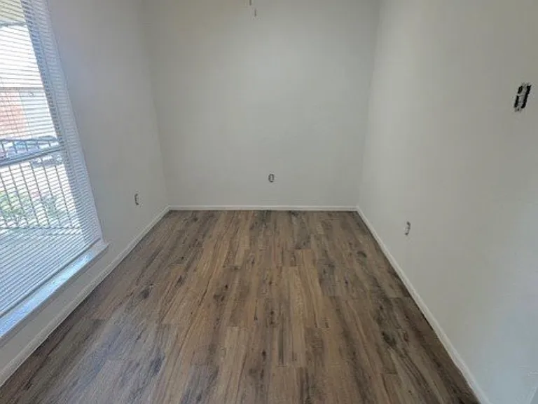 Pine Ridge Apartments — Photo 17