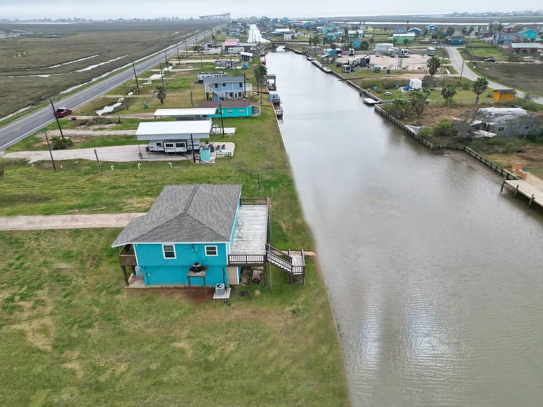 26314 FM 457 — Photo 21