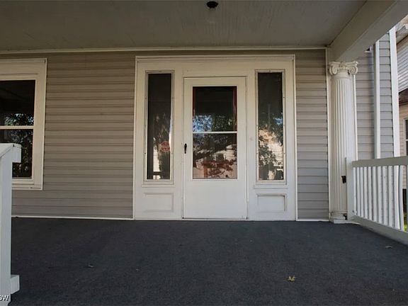 3rd image of 117 Broadway Ave