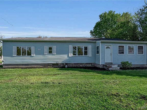 2nd image of 5565 Ridge Rd