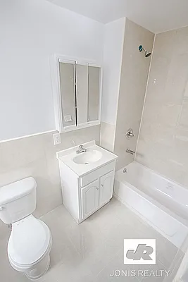 Rented by Jonis Realty | media 12