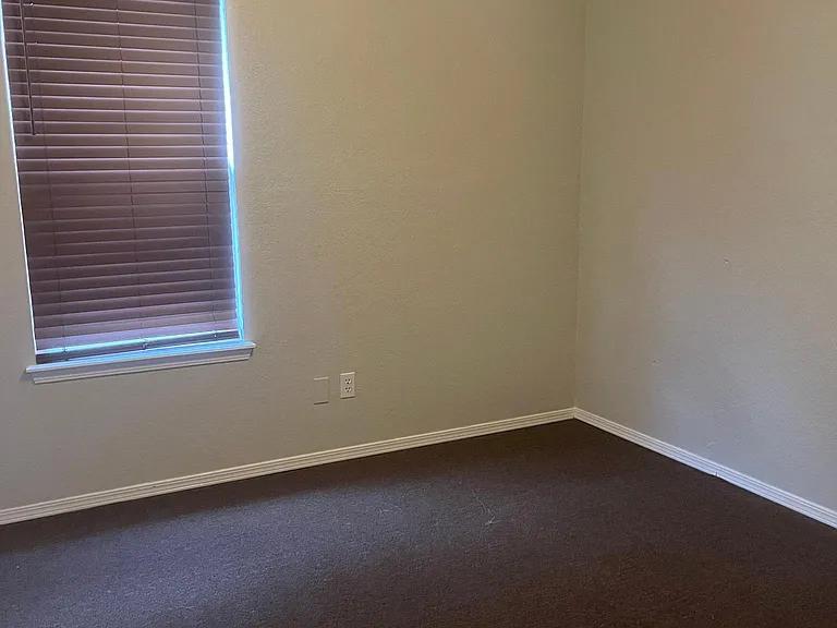 305 Belmont Dr — Photo 21