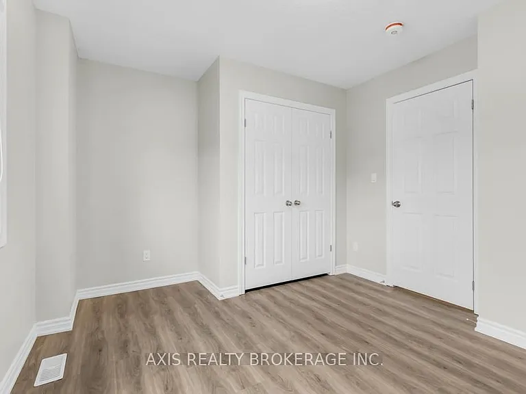 2978 Turner Cres — Photo 36
