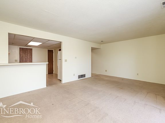 5th image of 2495 Cross Village Dr