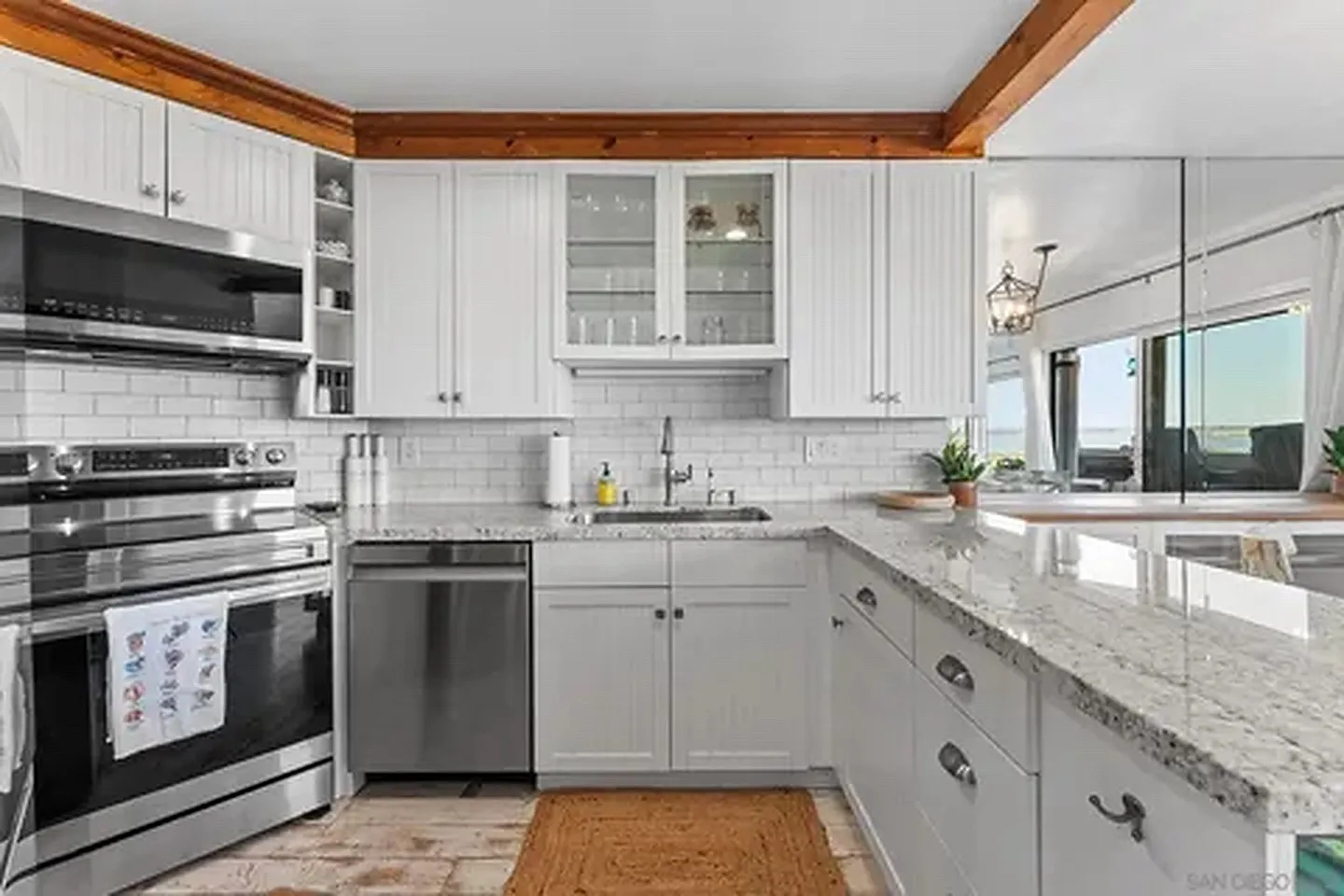 2 bed, 1093 sqft, $6,500 — Photo 2