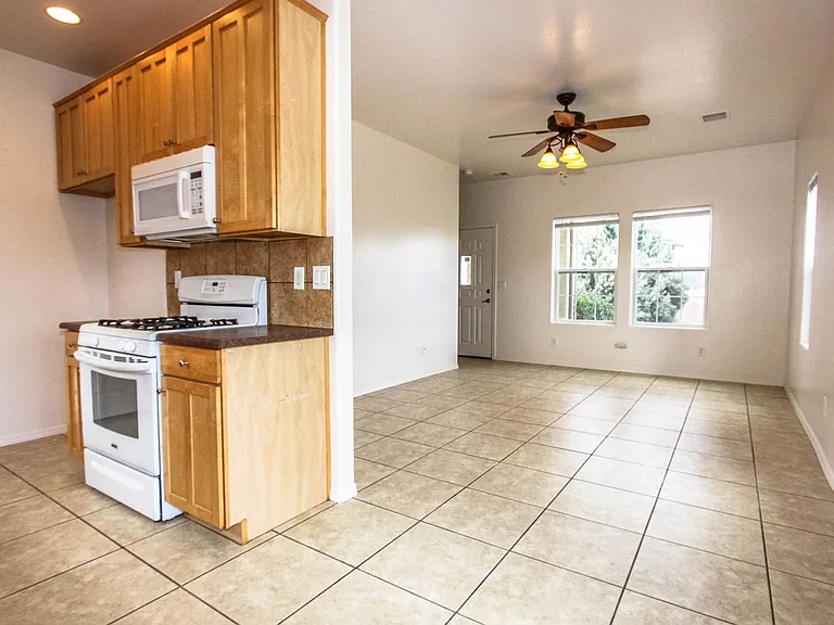 13011 E Cobb Ct — Photo 5