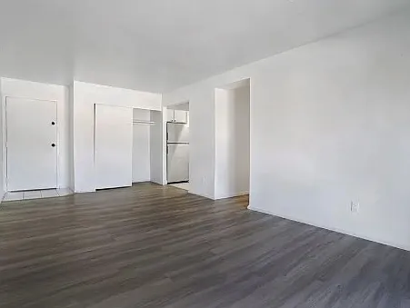 Canyon Commons — Photo 2