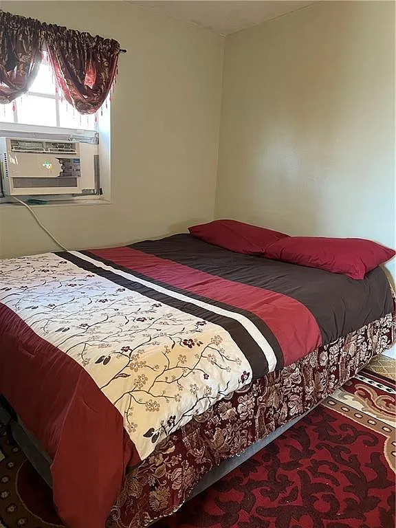 3 bed, 2.0 bath, 1572 sqft, $1,200 — Photo 2