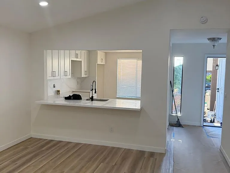 328 Brighton St — Photo 15