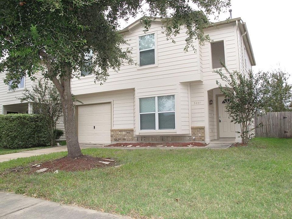 1st image of 3231 Dartmouth Field Ln