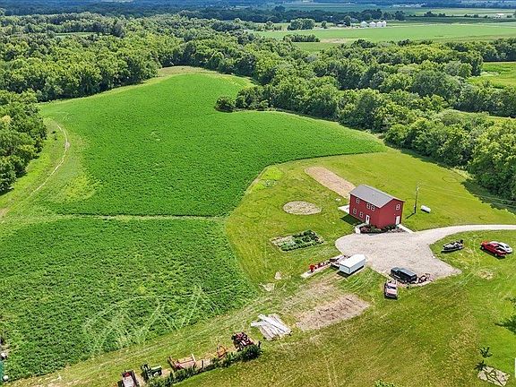 3rd image of 9379 Illini Ln