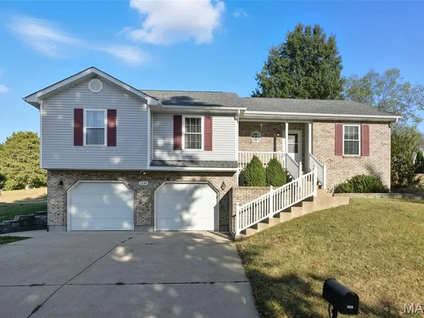 1246 Deer Run Dr, Washington, MO 63090