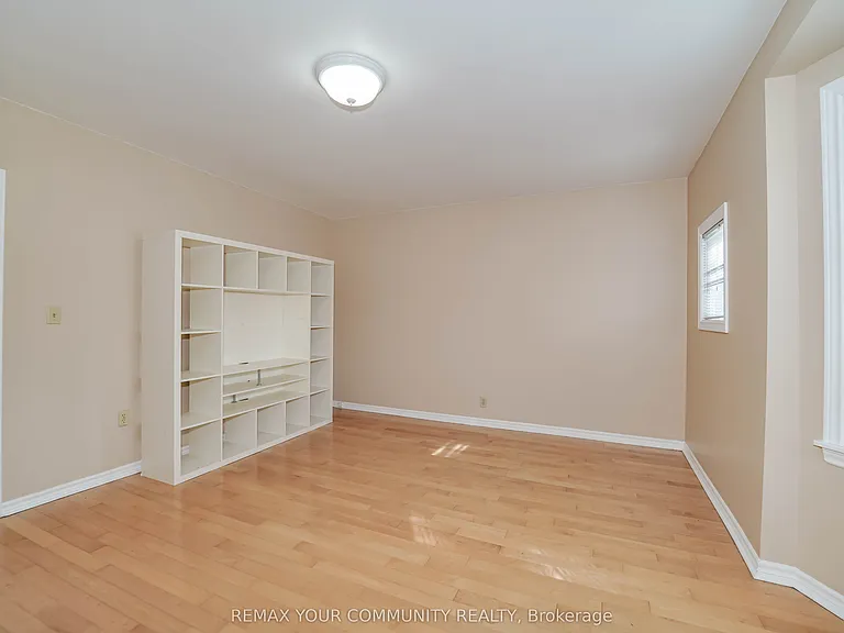 1378 Danforth Ave S #1 — Photo 18