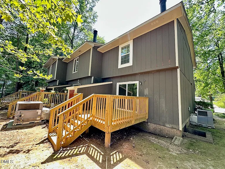 4050 Arckelton Dr — Photo 20
