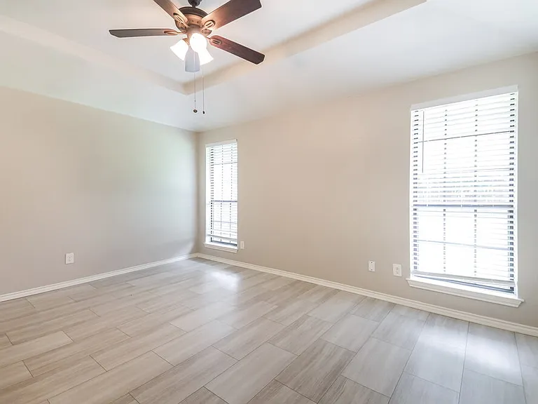 2131 Trishia Ln — Photo 11