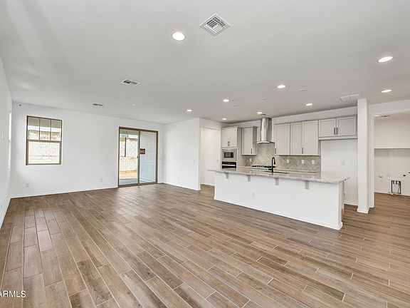 4th image of 17320 W ACACIA Drive