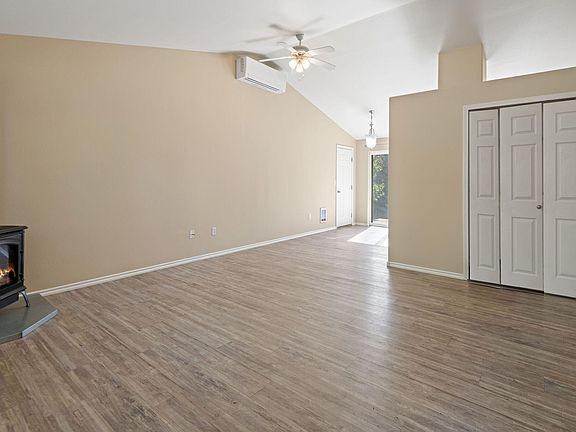4th image of 61009 Lodgepole Dr