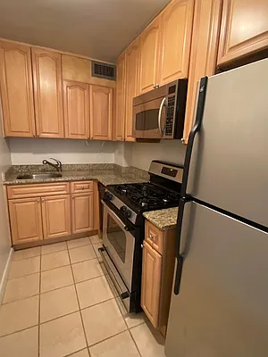 Rented by REAL New York | media 21