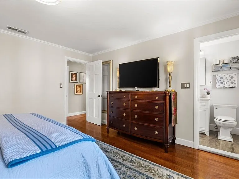 26 Slocum Rd — Photo 2